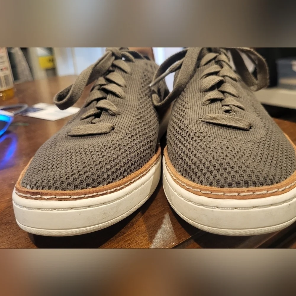 UGG Women's Sidney Sneaker USA OLIVE GREEN Knit Mesh Size 7.5